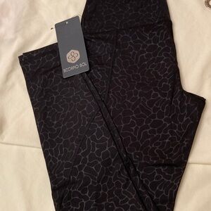 Scorpio Sol Serena Pocket Leggings Black Animal Print High Waist Activewear